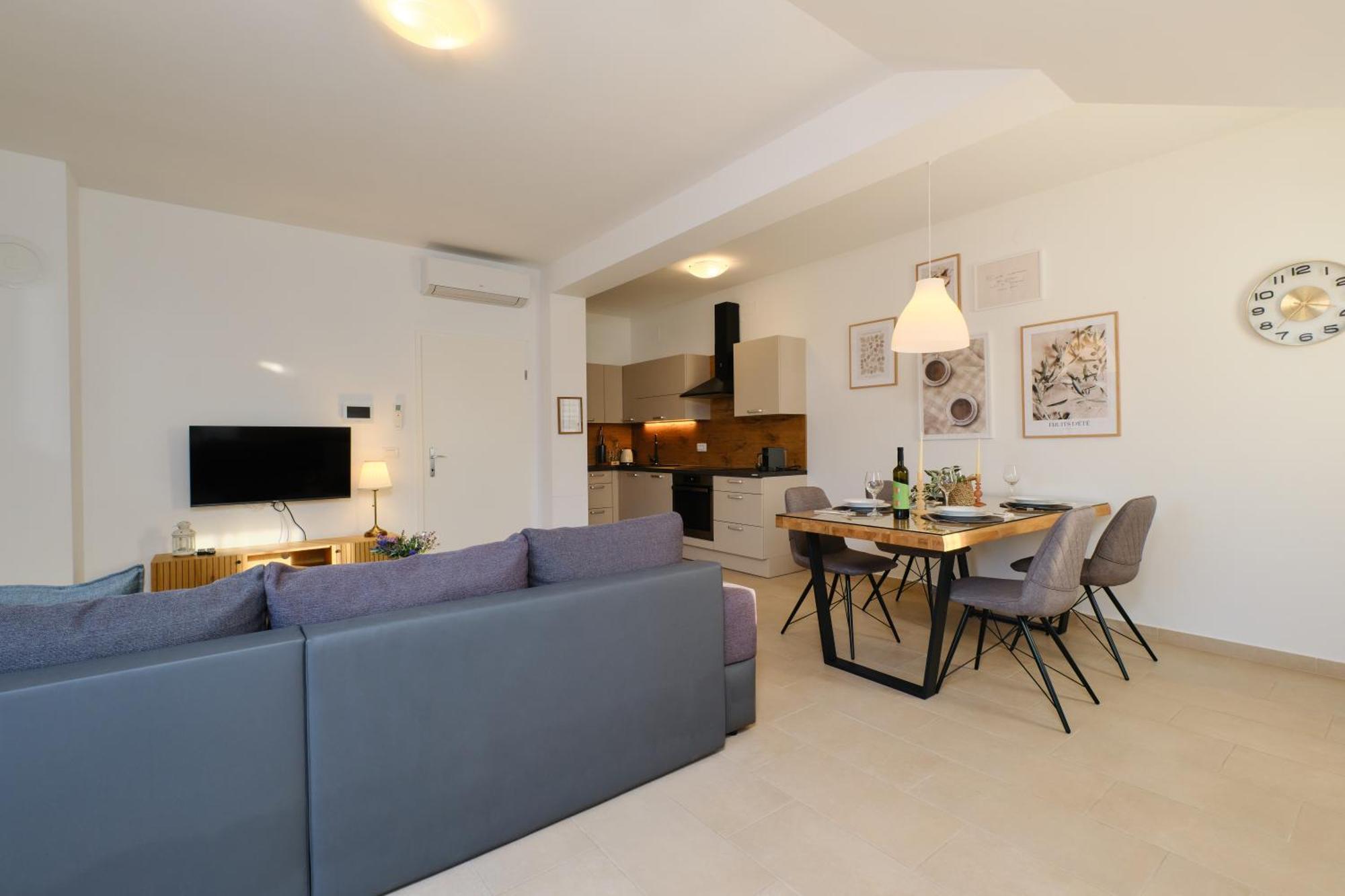 Apartments Divna มาลีโลชินจ์ ภายนอก รูปภาพ