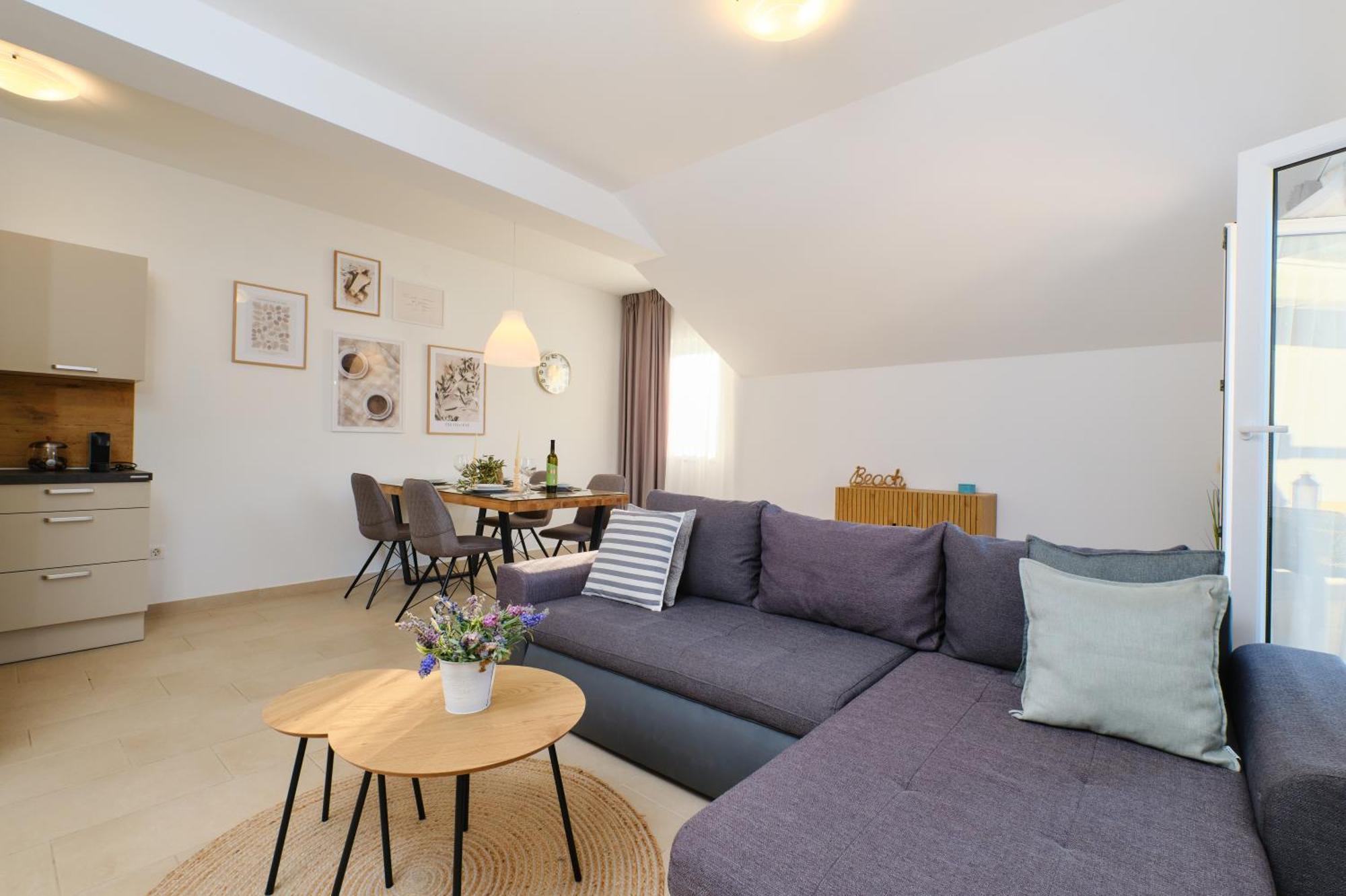 Apartments Divna มาลีโลชินจ์ ภายนอก รูปภาพ