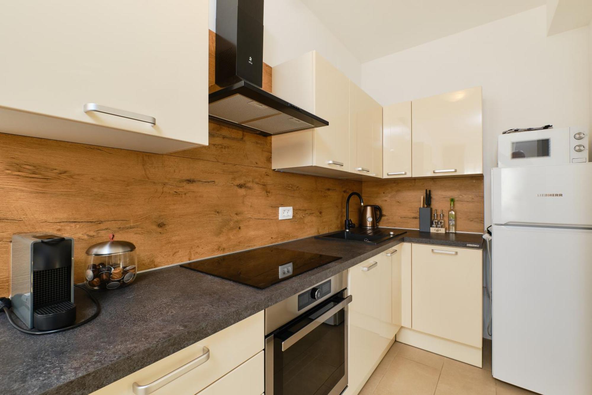 Apartments Divna มาลีโลชินจ์ ภายนอก รูปภาพ