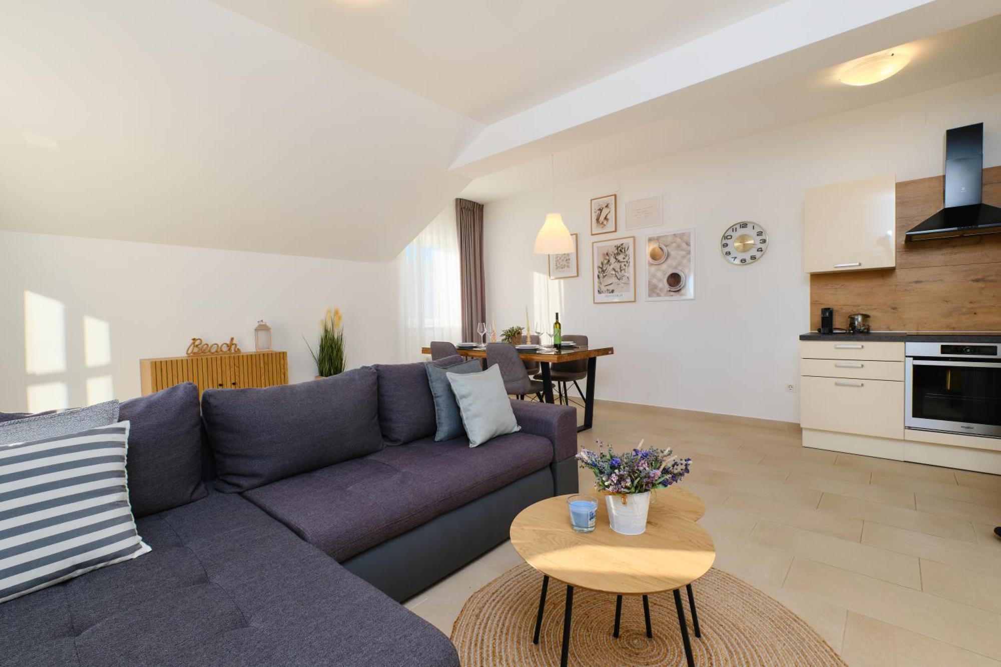 Apartments Divna มาลีโลชินจ์ ภายนอก รูปภาพ