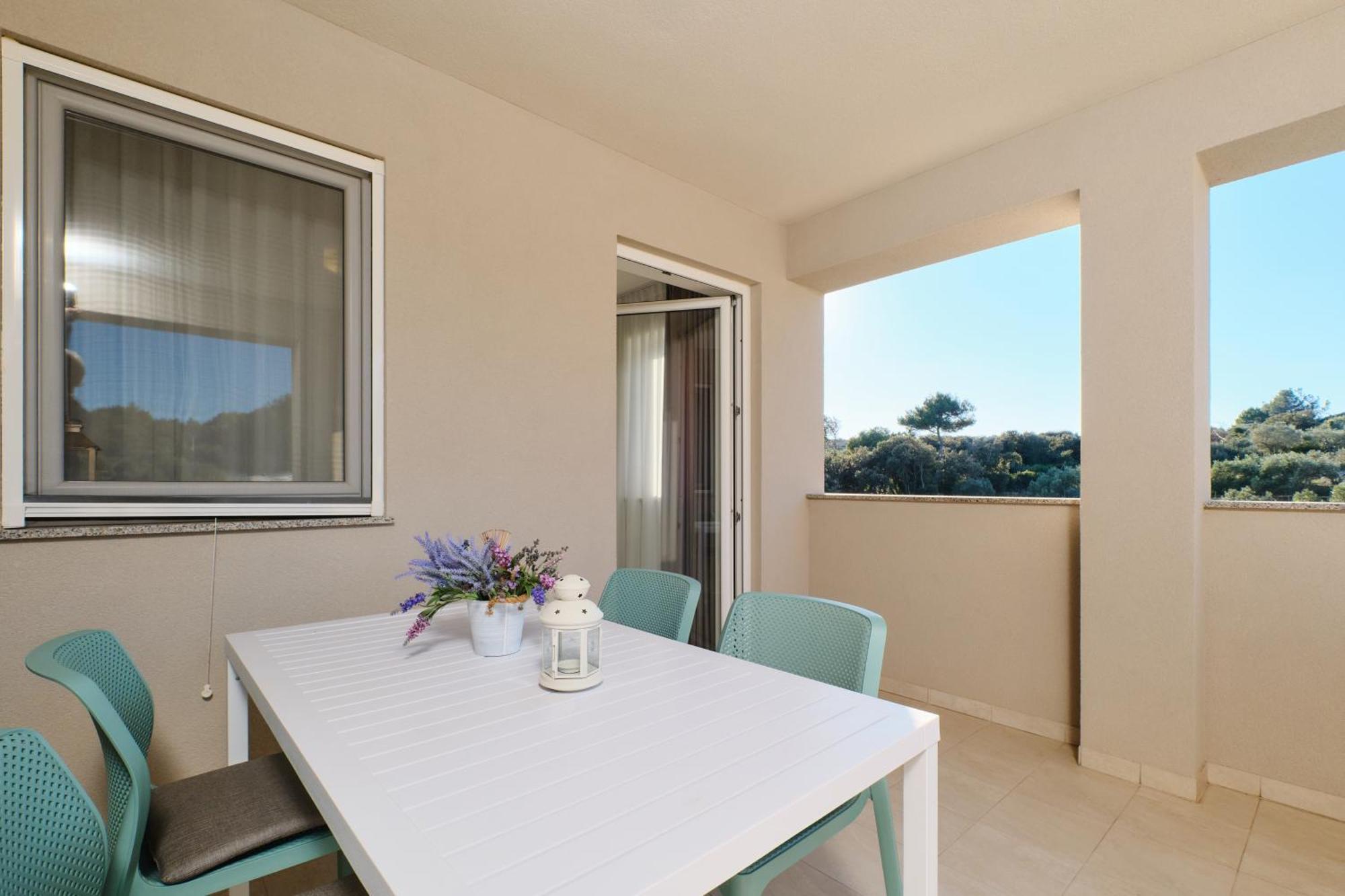 Apartments Divna มาลีโลชินจ์ ภายนอก รูปภาพ