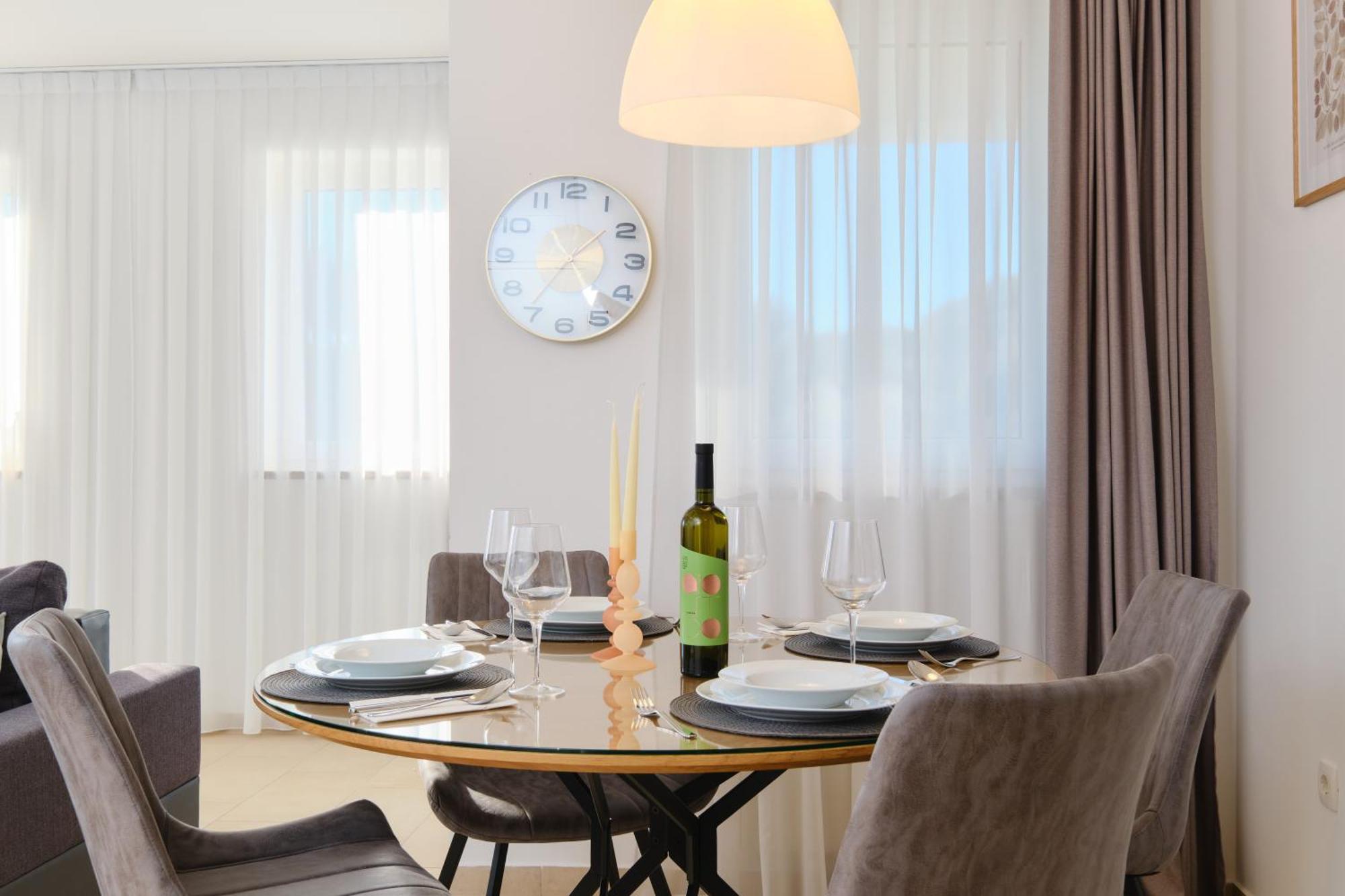 Apartments Divna มาลีโลชินจ์ ภายนอก รูปภาพ