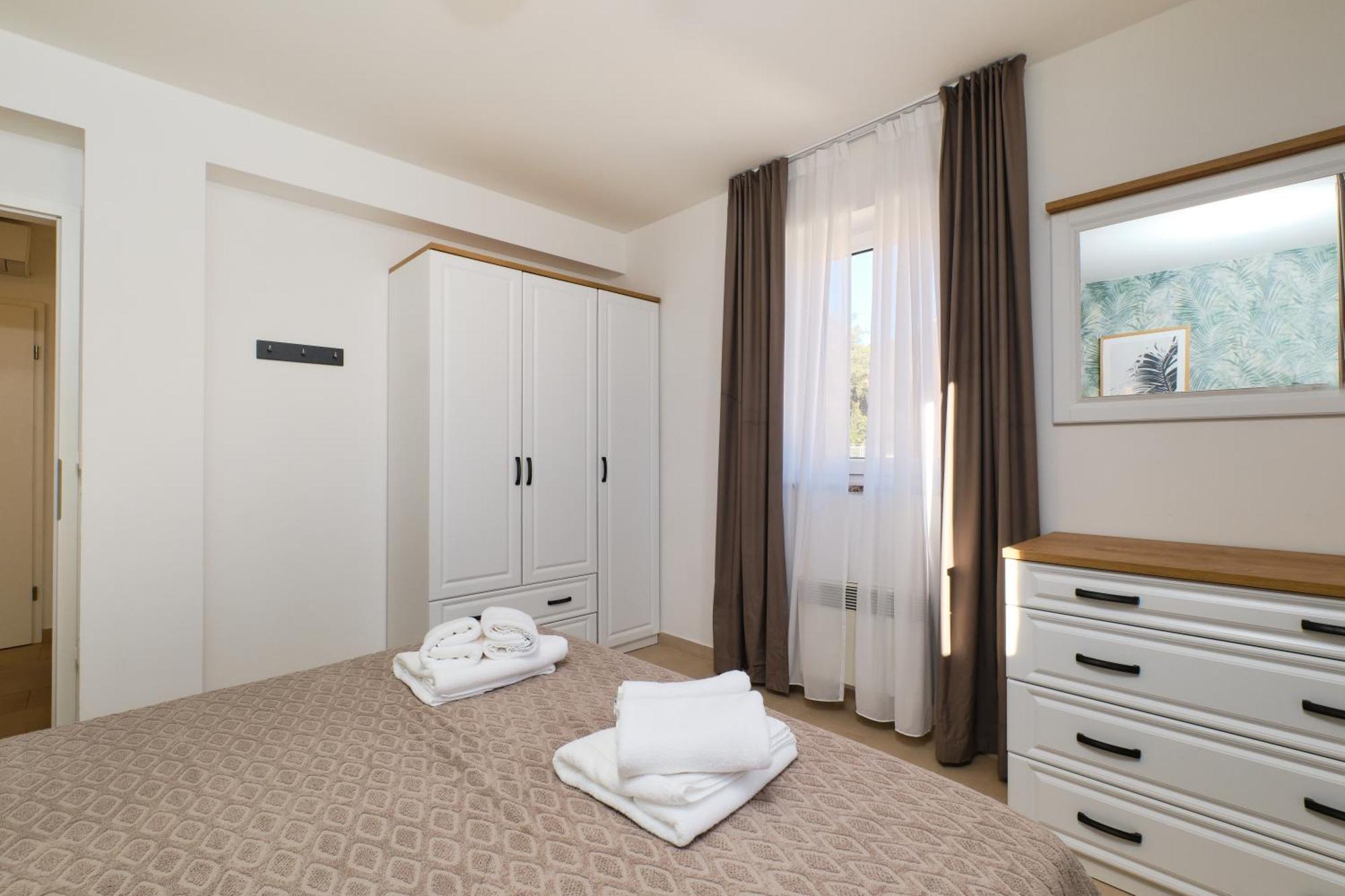 Apartments Divna มาลีโลชินจ์ ภายนอก รูปภาพ