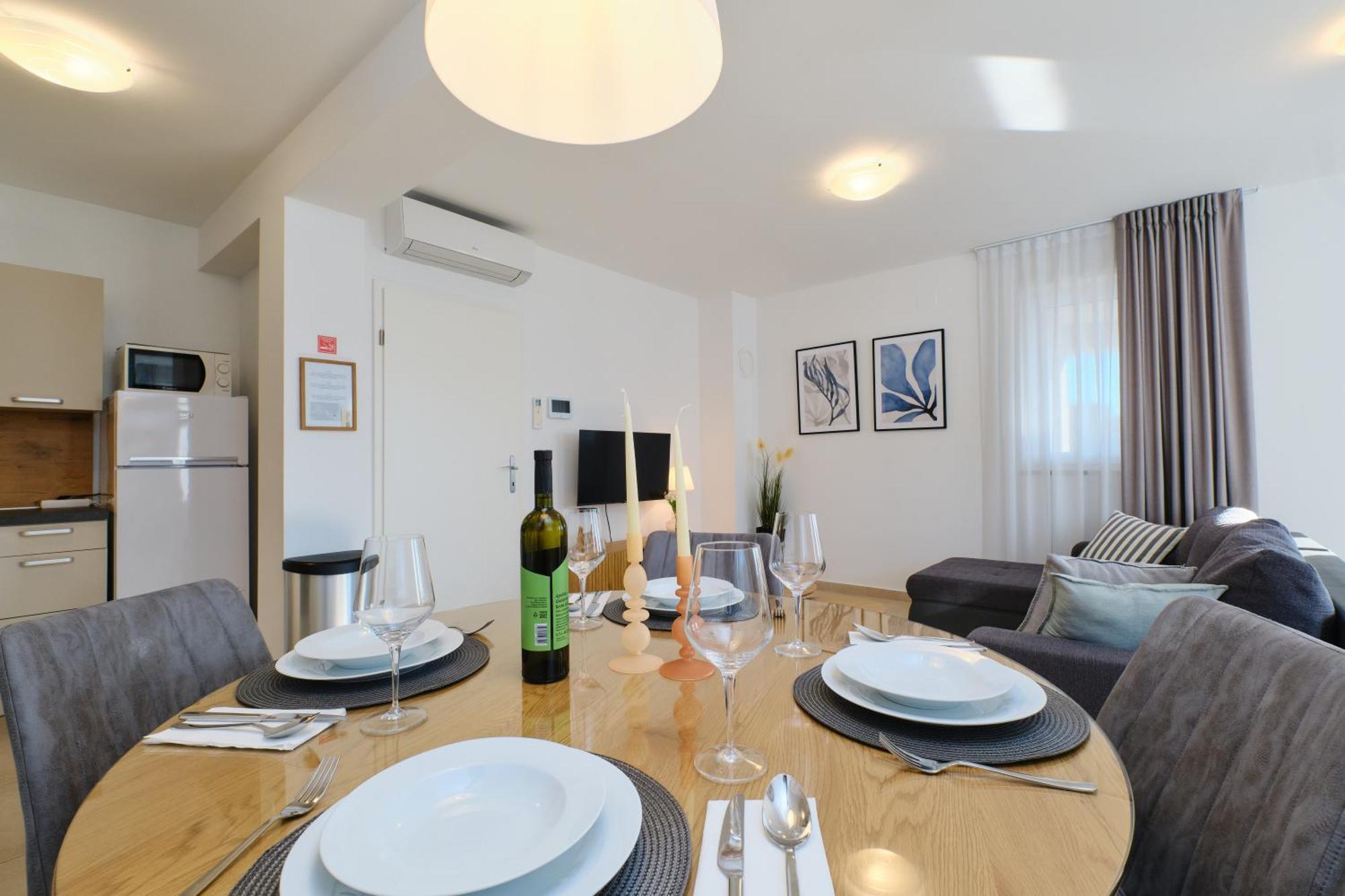 Apartments Divna มาลีโลชินจ์ ภายนอก รูปภาพ