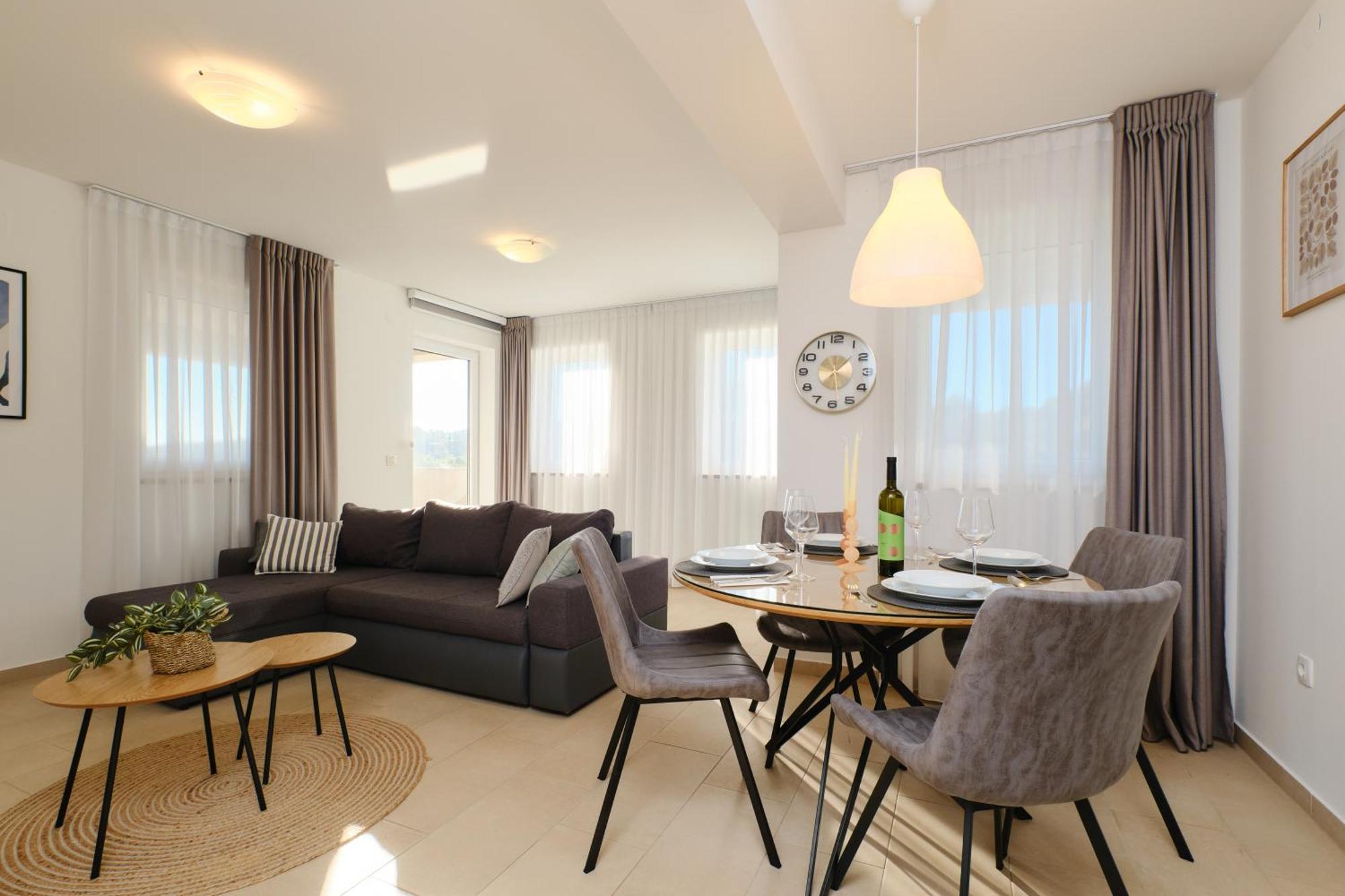Apartments Divna มาลีโลชินจ์ ภายนอก รูปภาพ